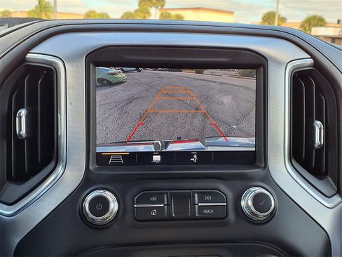 Used 2019 GMC Sierra 1500 SLT image 32