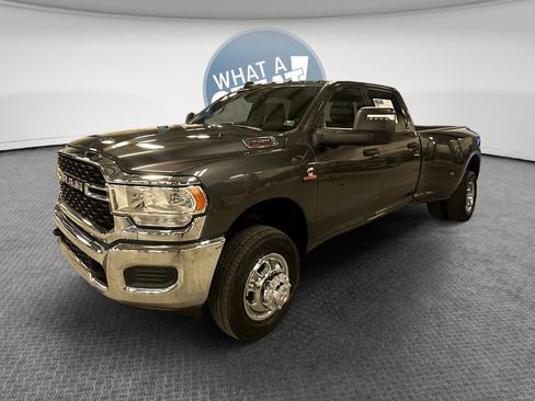 Used 2024 RAM 3500 Tradesman w/ Towing Technology Group AWD/4WD image 9