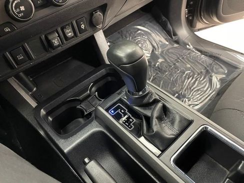 Used 2019 Toyota Tacoma TRD Off-Road image 7