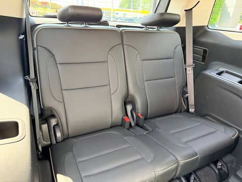 Used 2020 GMC Acadia Denali w/ Technology Package FWD image 23
