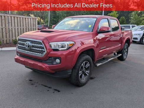 Used 2017 Toyota Tacoma TRD Sport w/ Tow Package RWD image 9