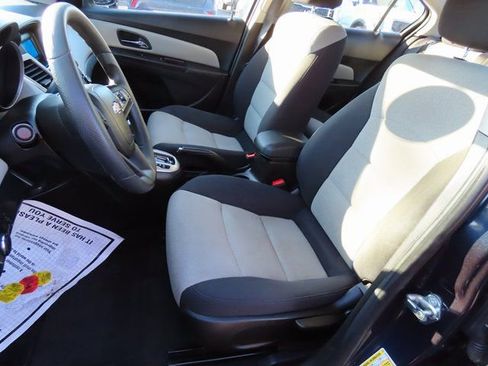 Used 2016 Chevrolet Cruze LS image 34