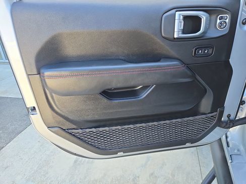 Used 2023 Jeep Gladiator Rubicon w/ LED Lighting Group AWD/4WD image 12