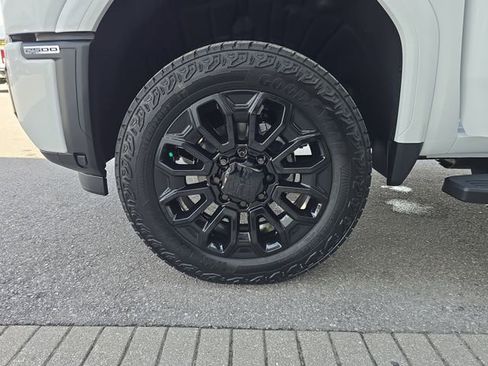 New 2025 GMC Sierra 2500 Denali w/ Denali Reserve Package image 31