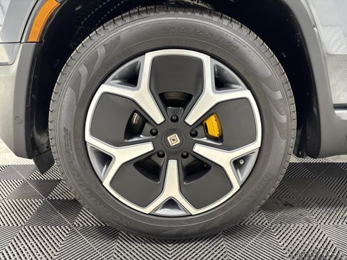 Used 2022 Rivian R1T Adventure AWD/4WD image 9