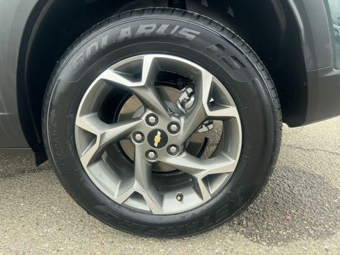 Used 2025 Chevrolet Trax LT image 30