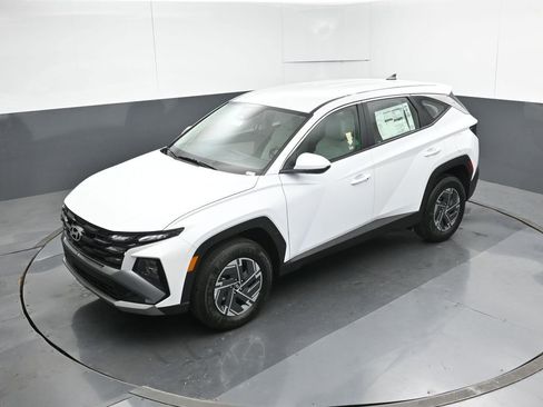 New 2026 Hyundai Tucson Blue SE image 18