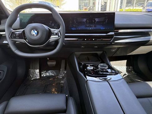 Used 2025 BMW 530i RWD image 15