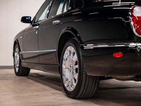 Used 2005 Bentley Arnage R RWD image 34