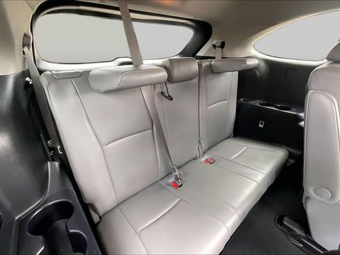 Used 2025 Toyota Highlander Limited FWD image 36