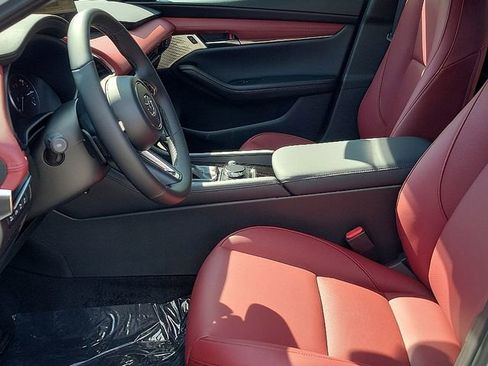 New 2026 MAZDA MAZDA3 Hatchback w/Premium Plus Pkg image 12