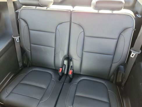 Used 2018 GMC Acadia Denali w/ Technology Package image 9