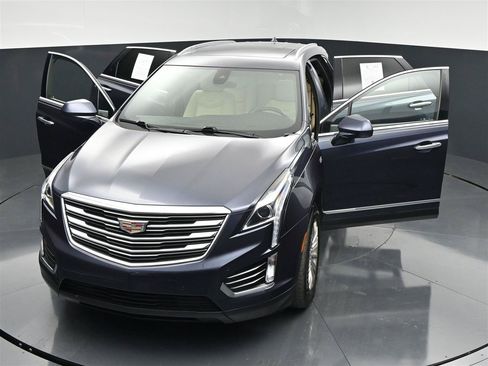 Used 2018 Cadillac XT5 Luxury w/ Driver Awareness Package AWD/4WD image 28