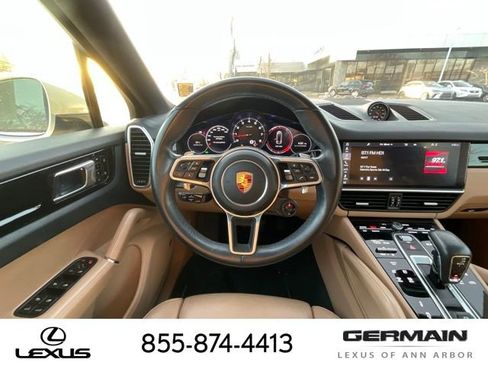 Used 2020 Porsche Cayenne Base image 15