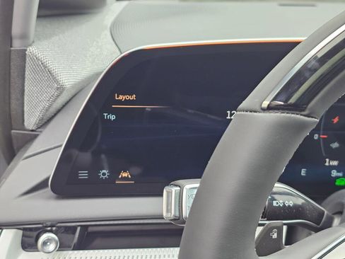 New 2026 Cadillac Optiq Luxury 1 image 37