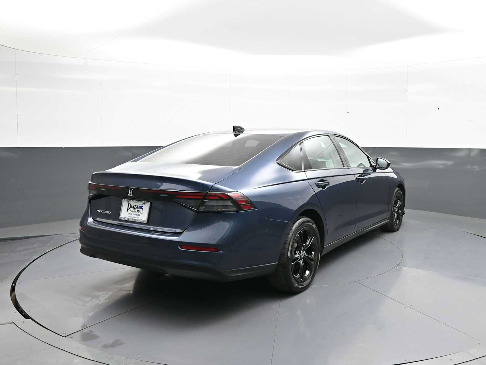 Used 2025 Honda Accord SE image 6