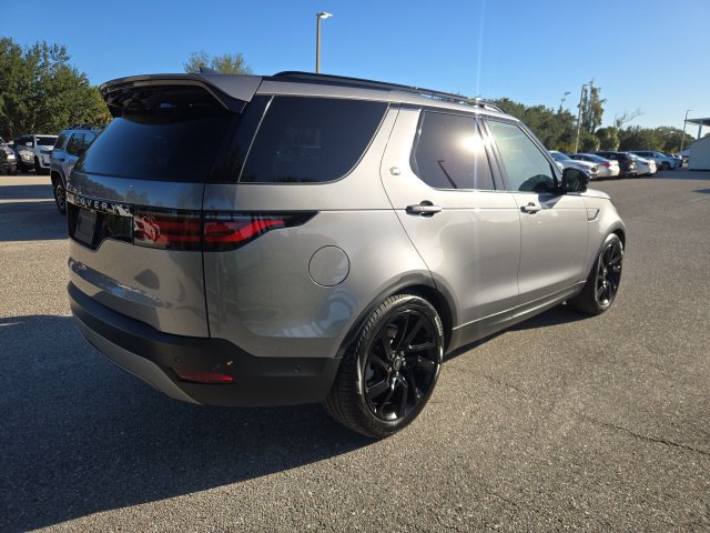 Used 2025 Land Rover Discovery S AWD/4WD image 5