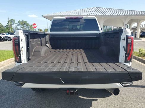 Used 2024 GMC Sierra 2500 AT4 w/ AT4 Premium Plus Package AWD/4WD image 5