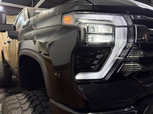 Used 2024 Chevrolet Silverado 2500 High Country w/ Midnight Edition AWD/4WD image 7