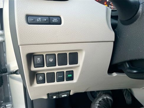 Used 2022 Nissan Rogue Sport SL image 10