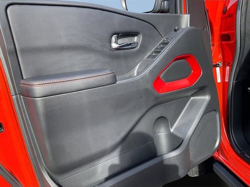 Used 2025 Nissan Frontier PRO-4X w/ Tow Package image 23