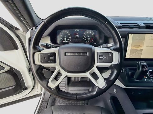 Used 2022 Land Rover Defender 110 S AWD/4WD image 40