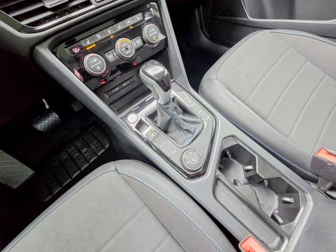 Used 2024 Volkswagen Taos SE w/ Taos Adventure Package image 40