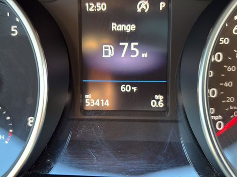 Used 2020 Volkswagen Tiguan SE R-Line image 26