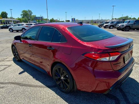 Used 2022 Toyota Corolla SE FWD image 3
