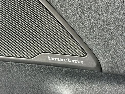 Used 2023 BMW 530e xDrive image 32