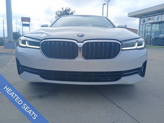 Used 2021 BMW 530i w/ Premium Package RWD image 2