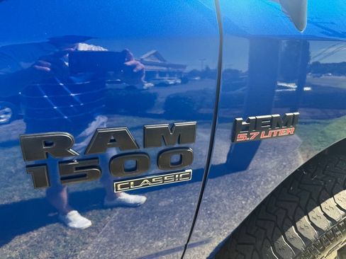 Used 2019 RAM 1500 Express w/ Express Value Package AWD/4WD image 5