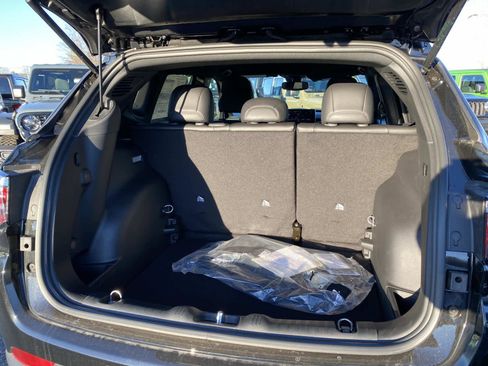 New 2026 Jeep Compass Limited image 5