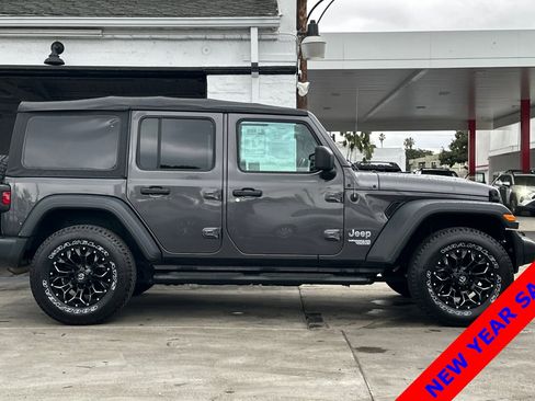 Used 2018 Jeep Wrangler Unlimited Sport S image 3