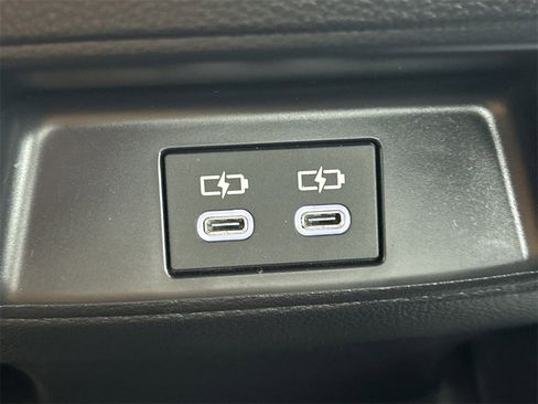 Used 2025 Toyota Corolla SE image 22