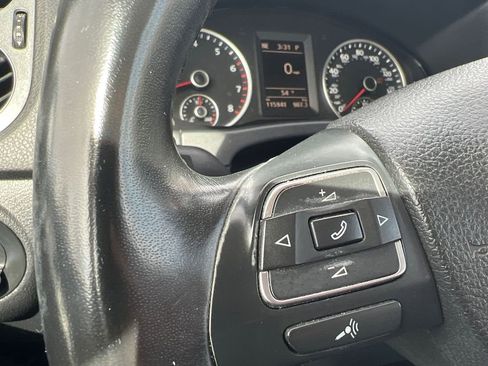 Used 2014 Volkswagen Tiguan S image 19