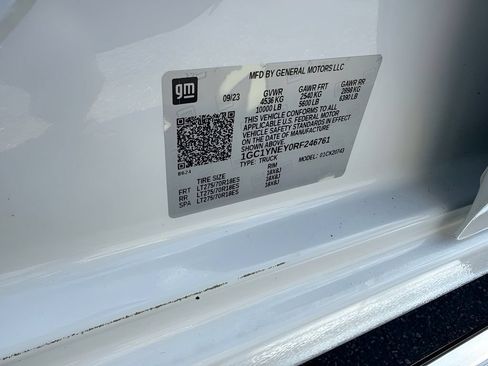 Used 2024 Chevrolet Silverado 2500 LT AWD/4WD image 33