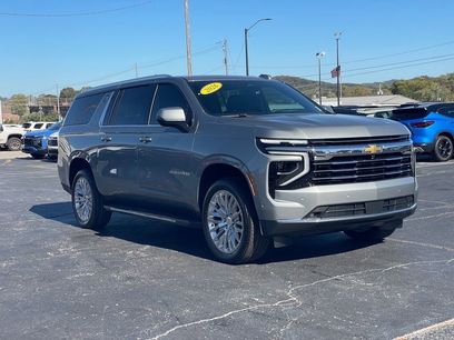 New 2026 Chevrolet Suburban LT w/ Comfort Package