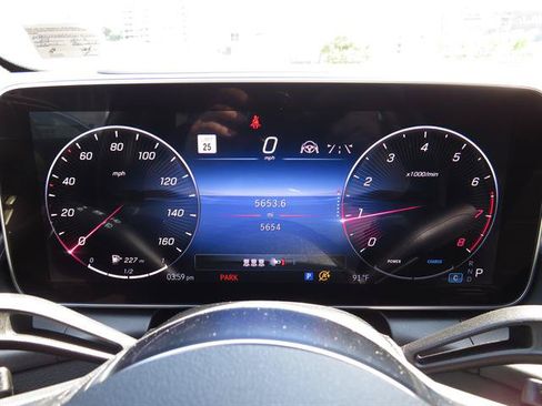 Used 2024 Mercedes-Benz GLC 300 4MATIC image 13