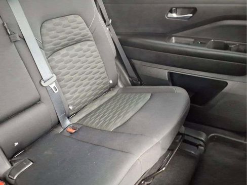 Used 2022 Nissan Pathfinder S FWD image 19