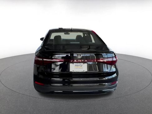 Used 2025 Volkswagen Jetta SE image 11