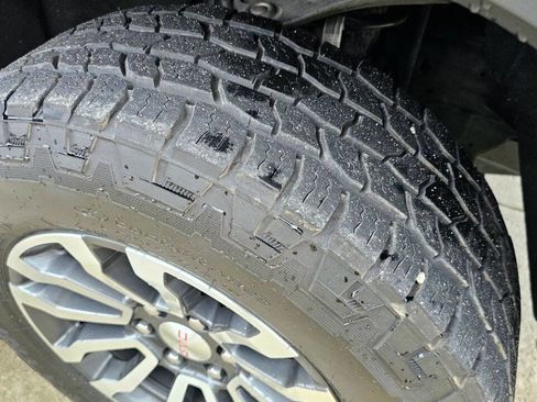 Used 2019 GMC Sierra 1500 AT4 w/ Off Road Performance Package image 24