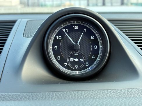 Certified 2023 Porsche Macan S image 16