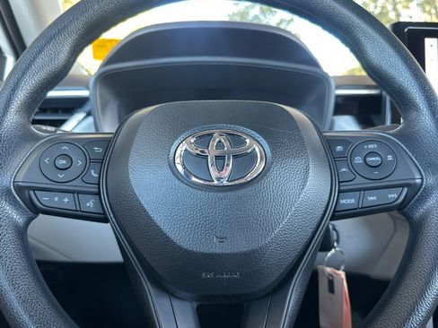 Certified 2024 Toyota Corolla Cross L image 27