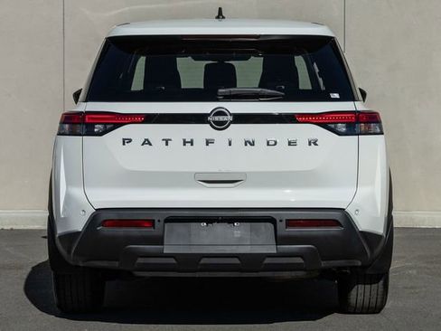 Used 2024 Nissan Pathfinder S image 4