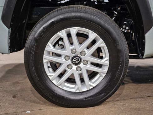Certified 2025 Toyota Tundra SR5 AWD/4WD image 17