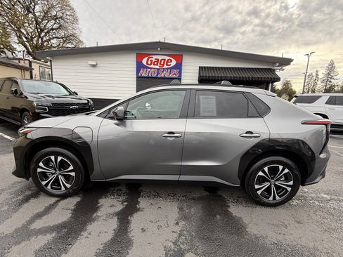 Used 2024 Toyota bZ4X XLE w/ Weather Package image 4