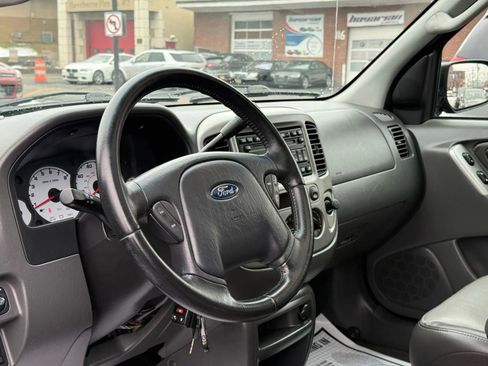 Used 2003 Ford Escape XLT image 15