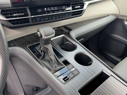 Certified 2024 Toyota Sienna Limited image 20
