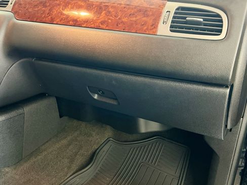 Used 2012 Chevrolet Avalanche LTZ image 32